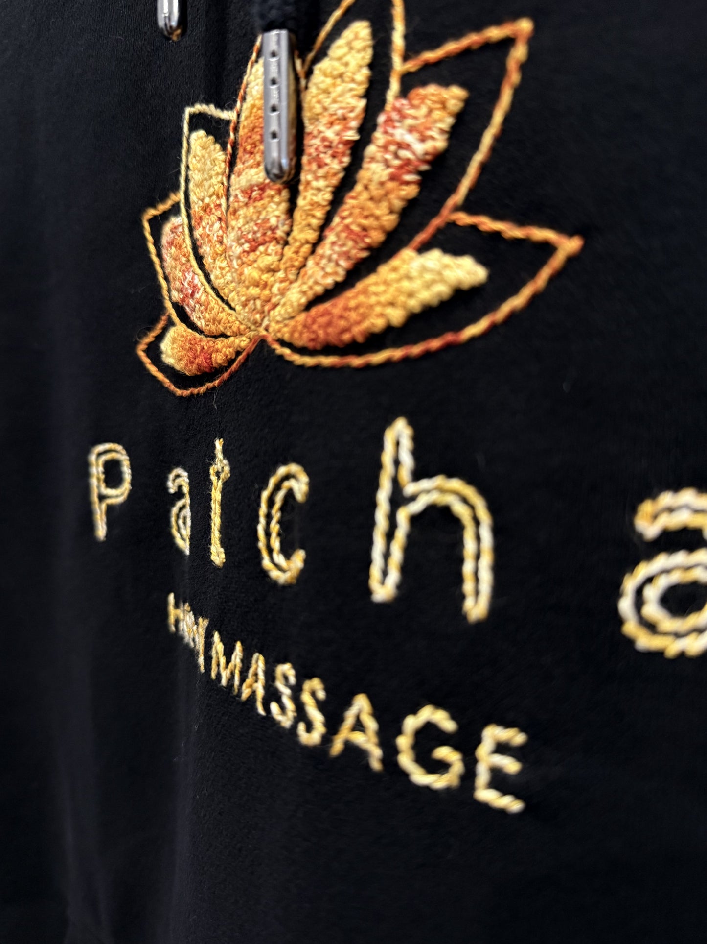 Pull customisé brodé main